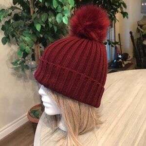 Suzy Shier Ladies Knitted Hat Plum Color With Pom